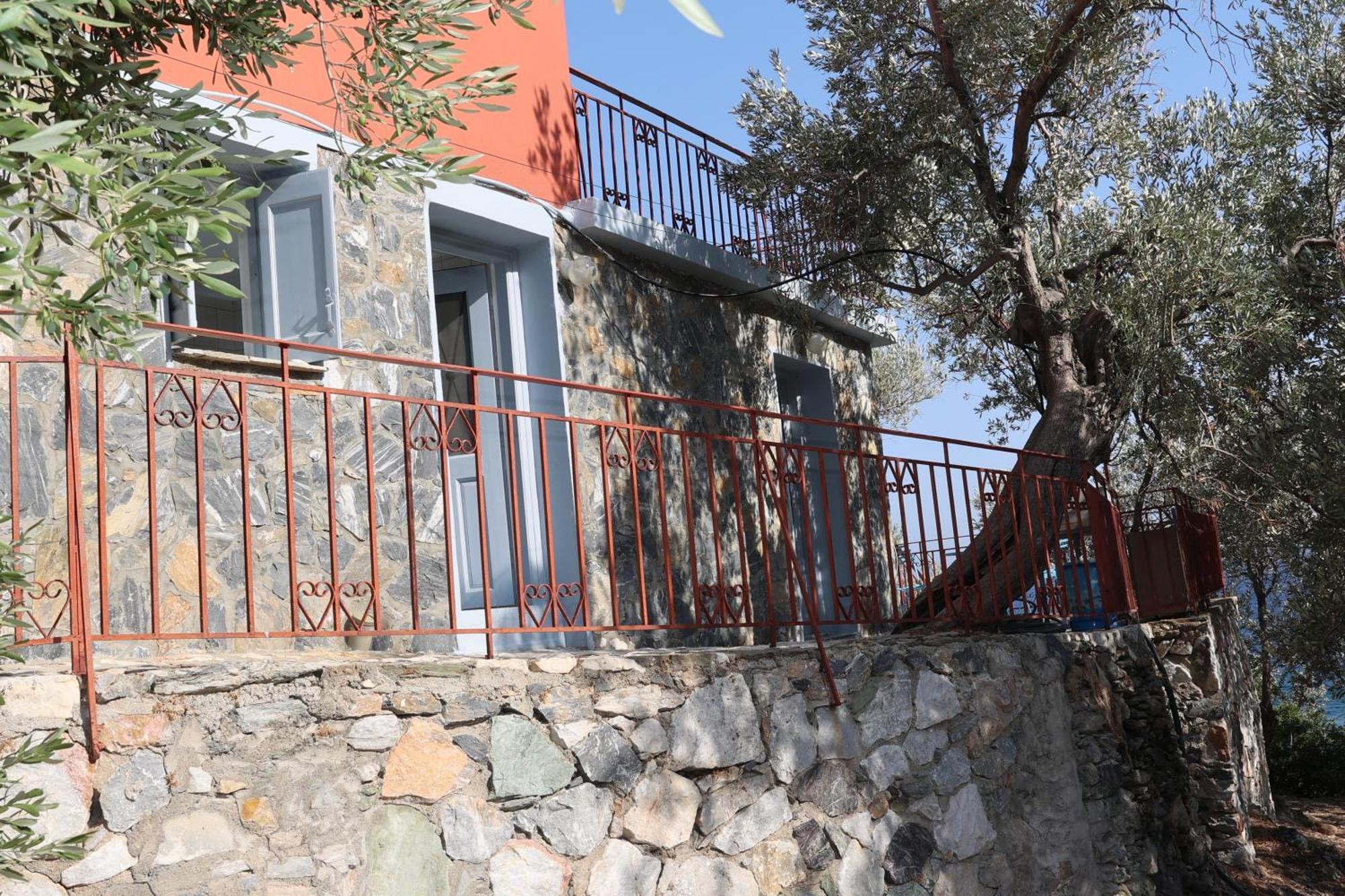 Δωμάτια Κόκκινος Πύργος Plomari Екстер'єр фото