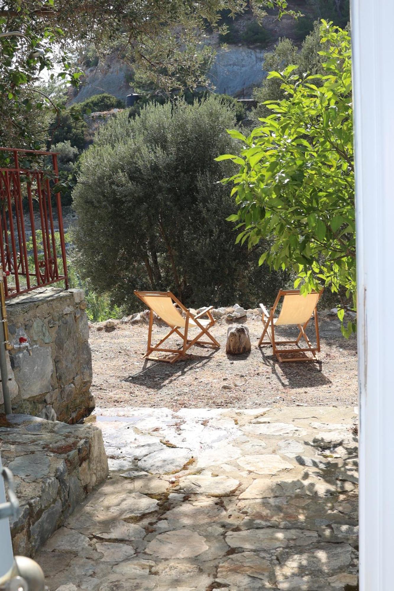 Δωμάτια Κόκκινος Πύργος Plomari Екстер'єр фото