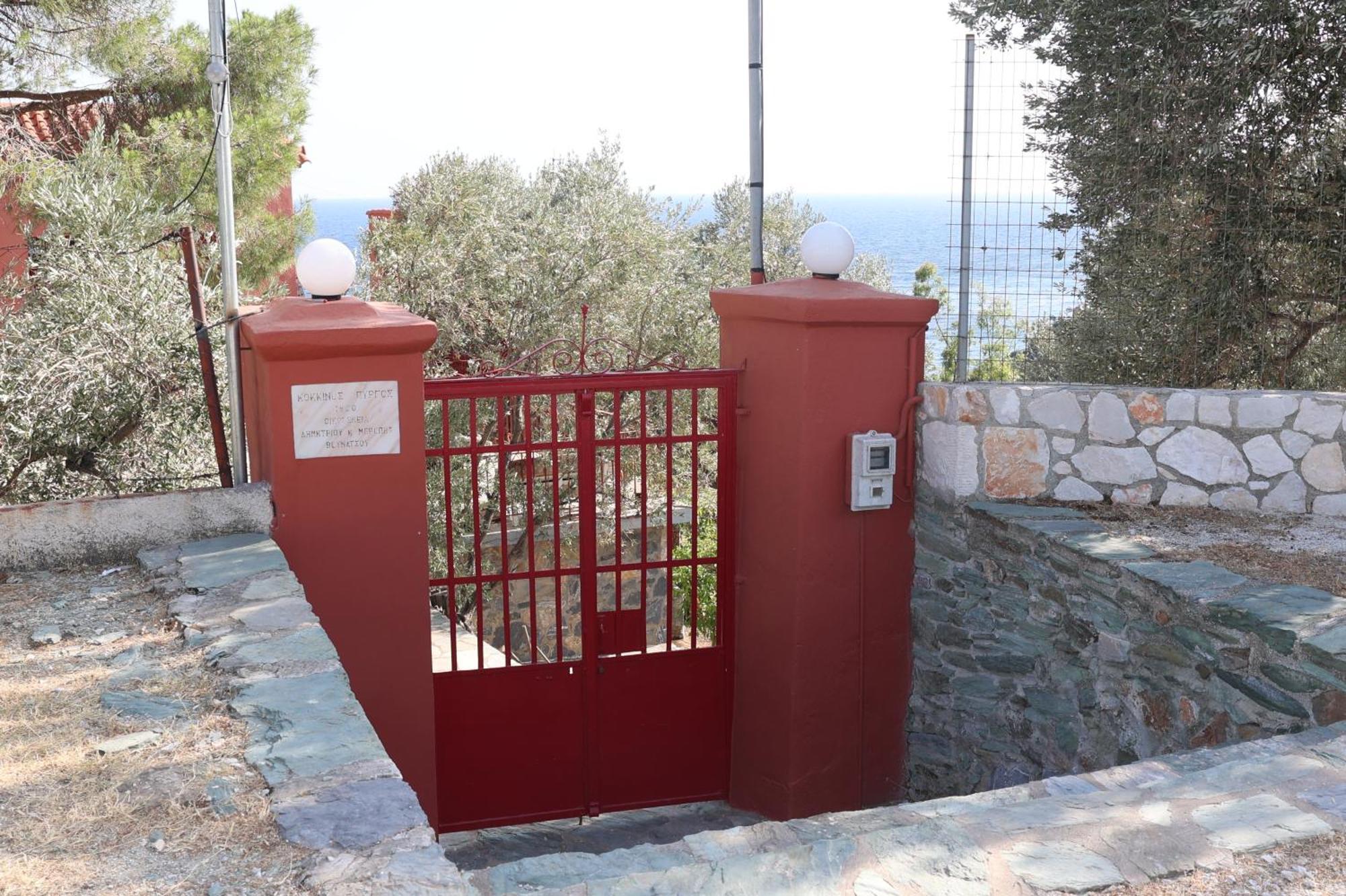 Δωμάτια Κόκκινος Πύργος Plomari Екстер'єр фото