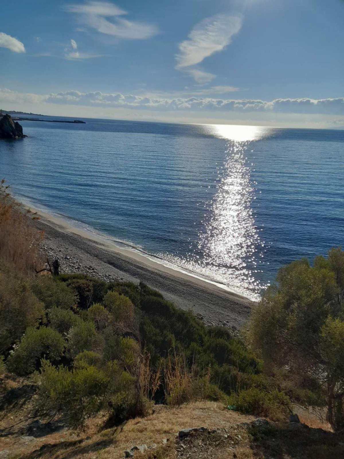 Δωμάτια Κόκκινος Πύργος Plomari Екстер'єр фото